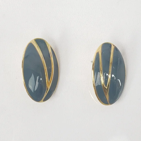 Vintage Green and Gold Cloisonnè Oval Shaped Earrings - Pierced - Picture 4 of 10